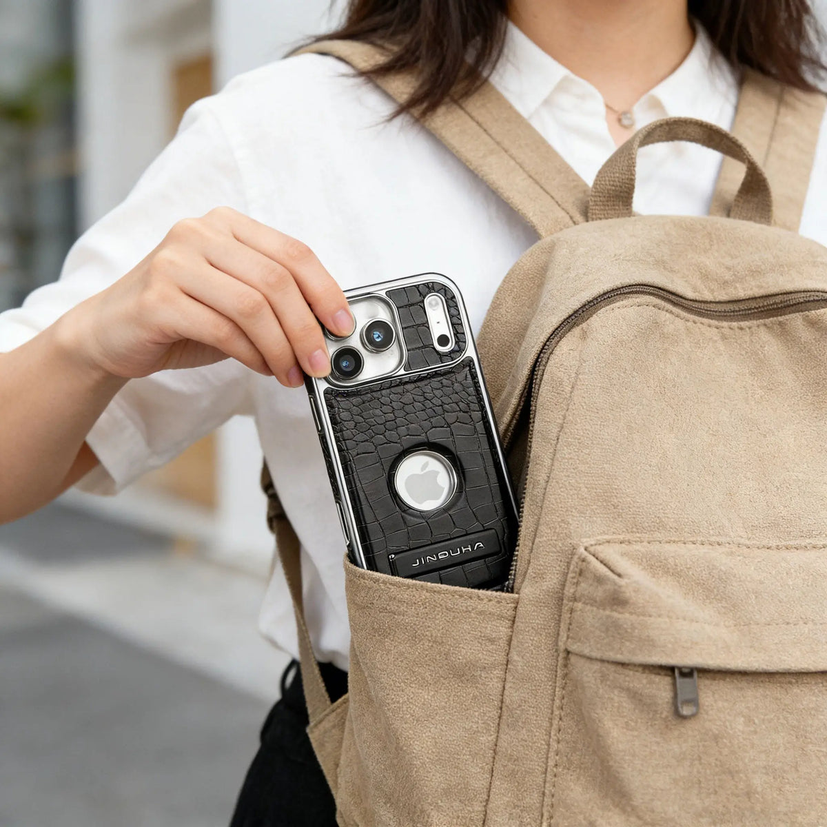 Texture Meets Function: Croc-Embossed Magnetic Leather iPhone Case Favored by American Men