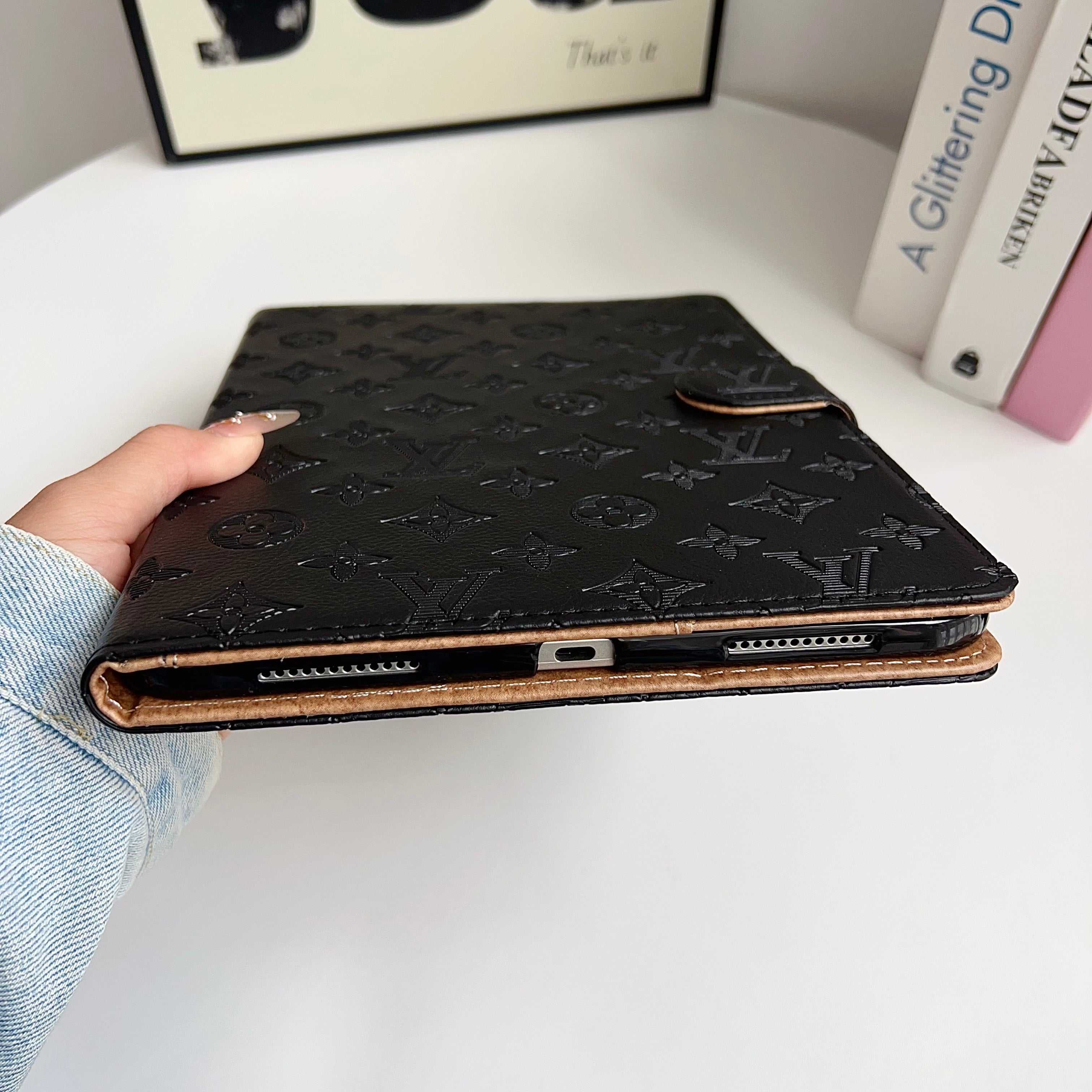 High-quality Monogram  iPad Case Black Printing-RCLV116 - Runycase